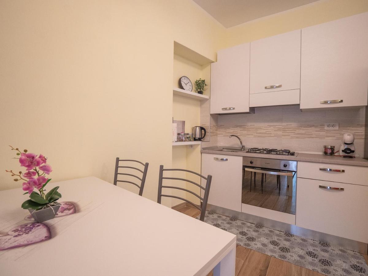 Camelia House Appartement Bellano Buitenkant foto