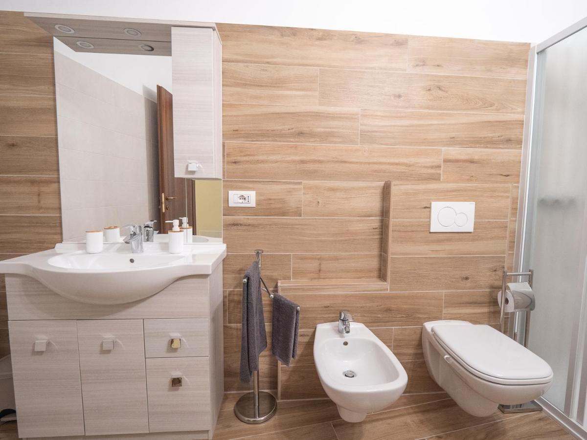 Camelia House Appartement Bellano Buitenkant foto